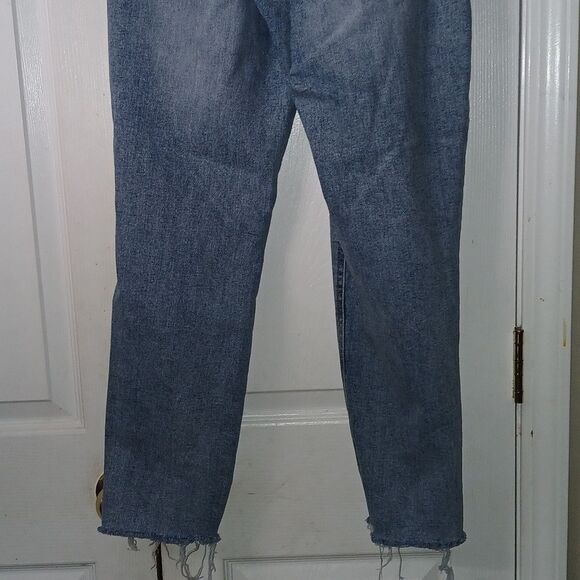 Aeropostale Curvy Mom distressed raw hem Jeans Sz 2 NWOT - Picture 5 of 9